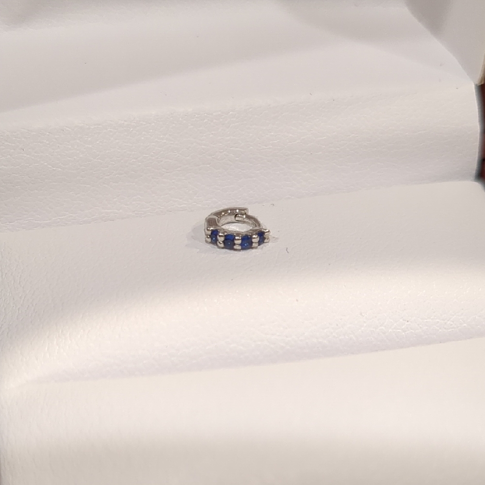 Single Sapphire Hoop 14KW